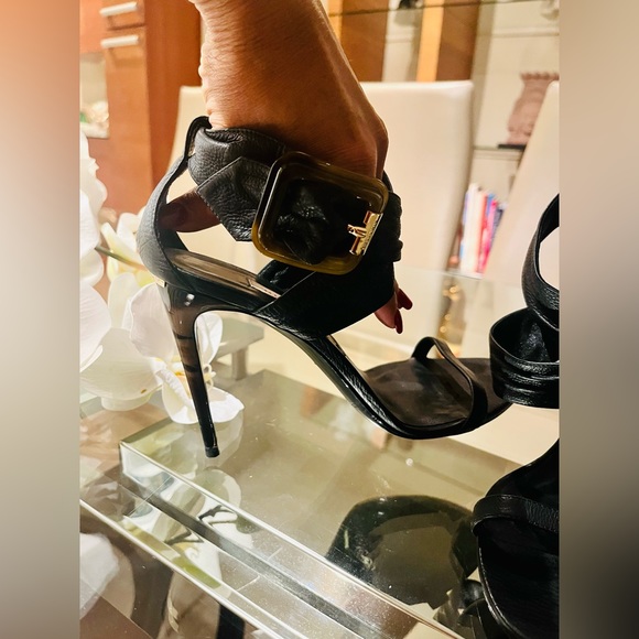 ELEGANT BURBERRY LONDON’S SANDALS - Picture 2 of 8